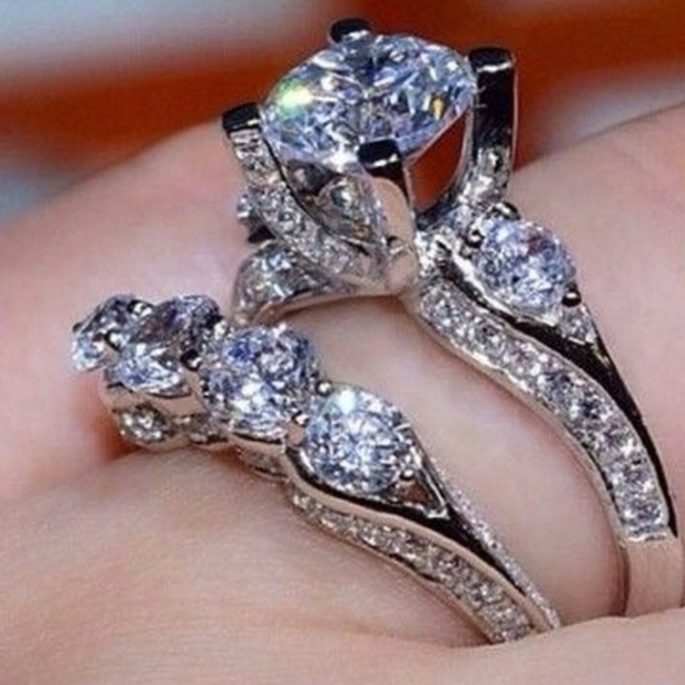 NWT WHITE SAPHIRE 2 RING WEDDING SET